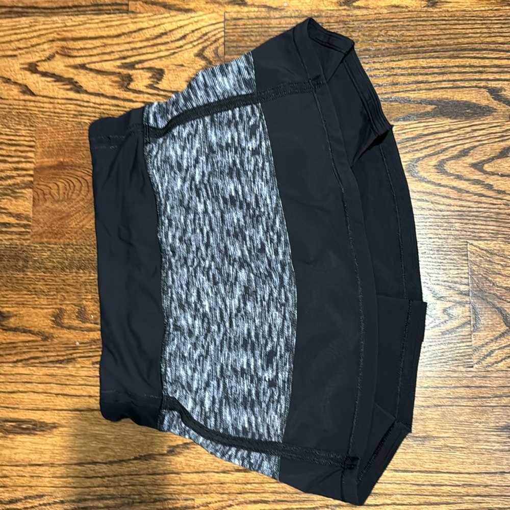 Lululemon size 2 Tennis Skirt.  EUC
